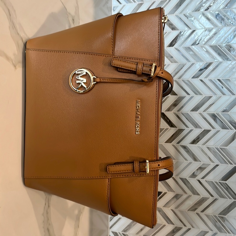 Michael Kors tan purse